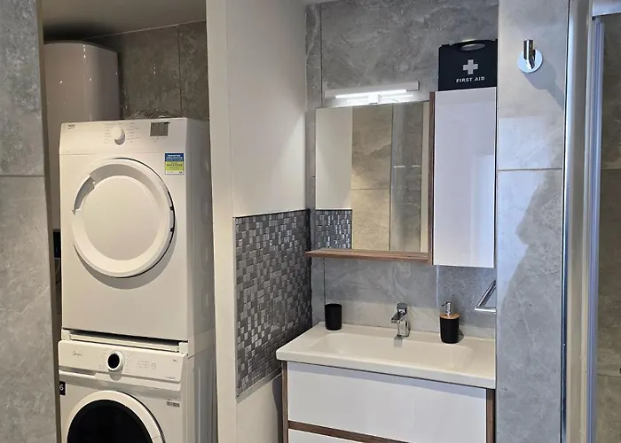 Mercury - Skydream Getaways *